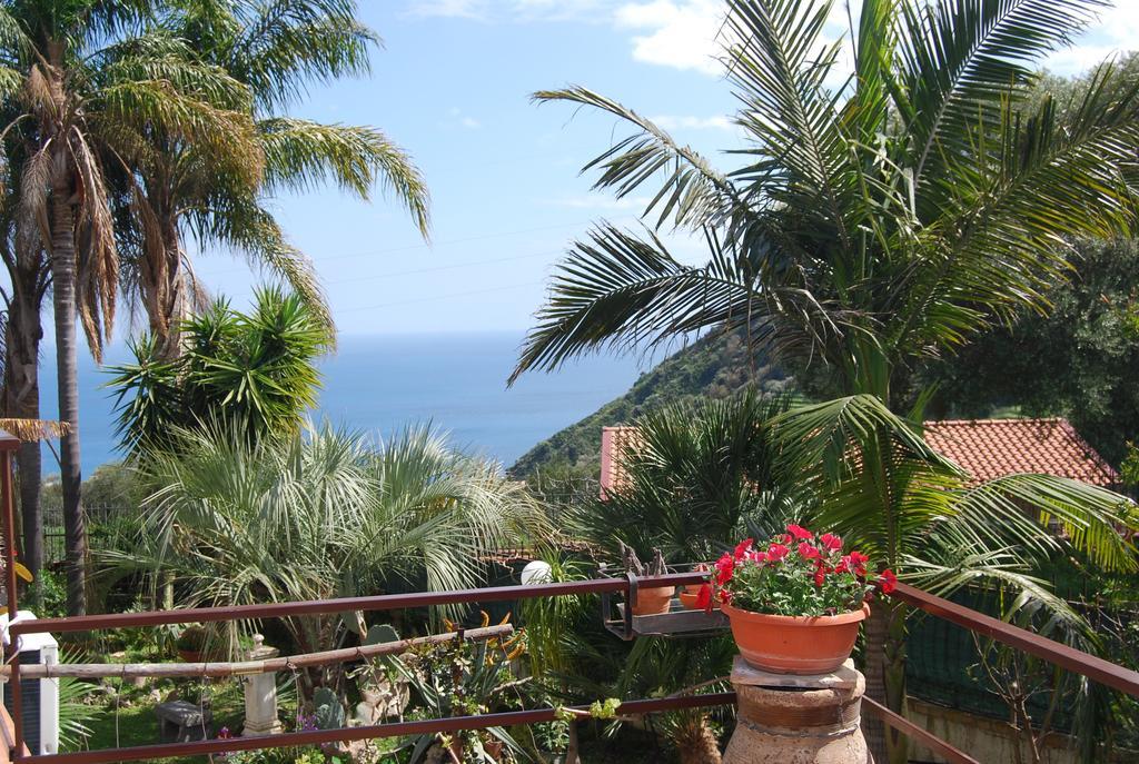 Holidaysora Taormina - Il Giardino Di Graziella Exterior photo