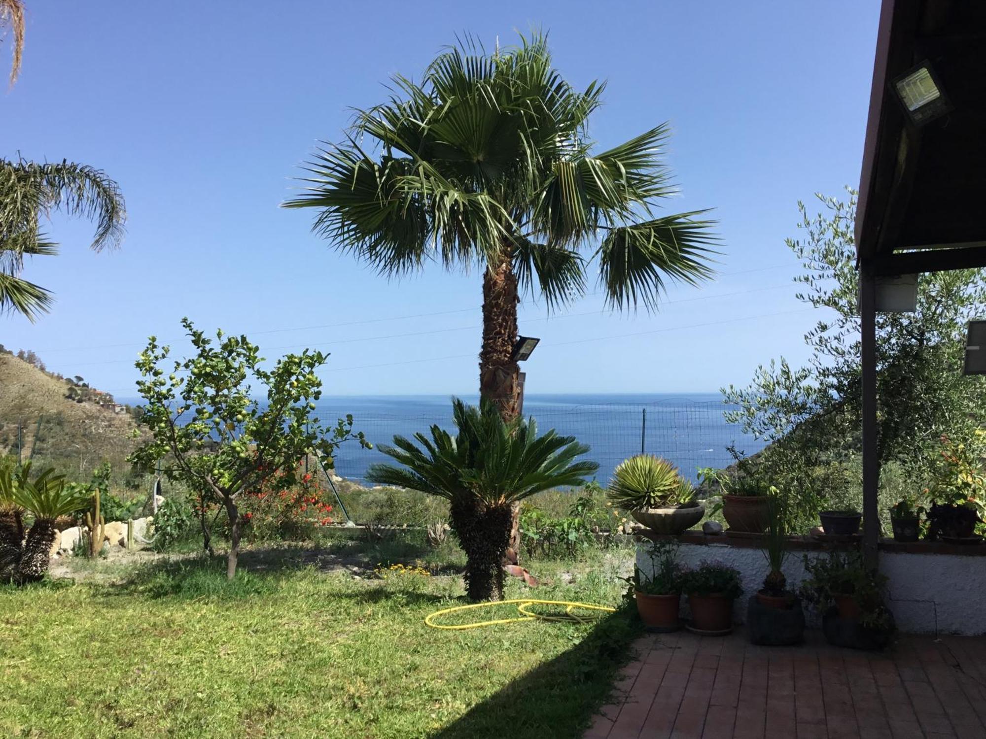 Holidaysora Taormina - Il Giardino Di Graziella Exterior photo