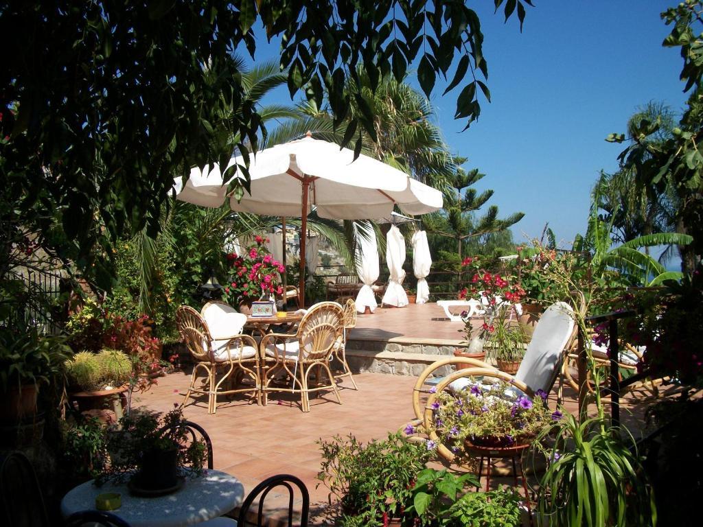 Holidaysora Taormina - Il Giardino Di Graziella Exterior photo