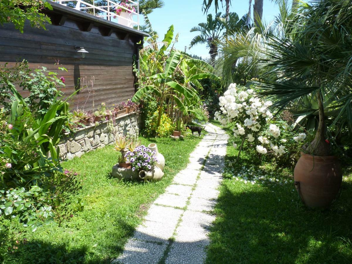 Holidaysora Taormina - Il Giardino Di Graziella Exterior photo
