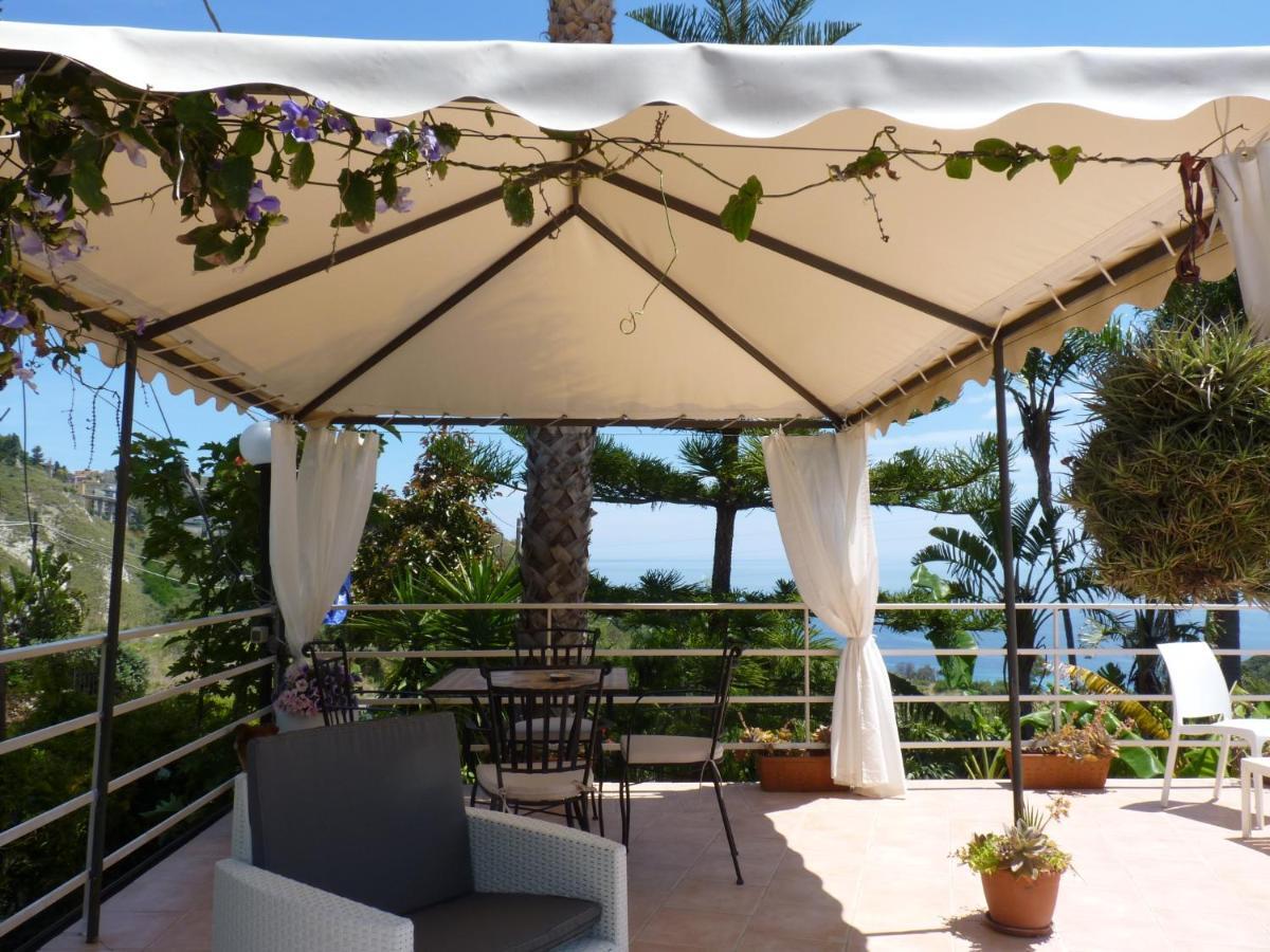Holidaysora Taormina - Il Giardino Di Graziella Exterior photo