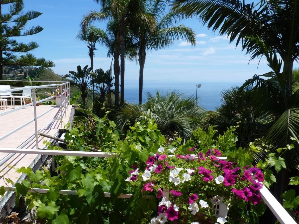 Holidaysora Taormina - Il Giardino Di Graziella Exterior photo
